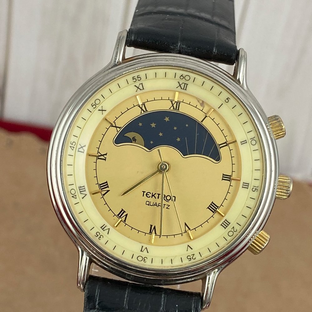 Vintage Tektron Old Fashion Swiss Quartz Moon Phase Watch